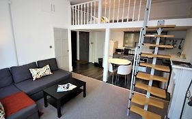 Well Appointed Garden Condo In Kensington Olympia